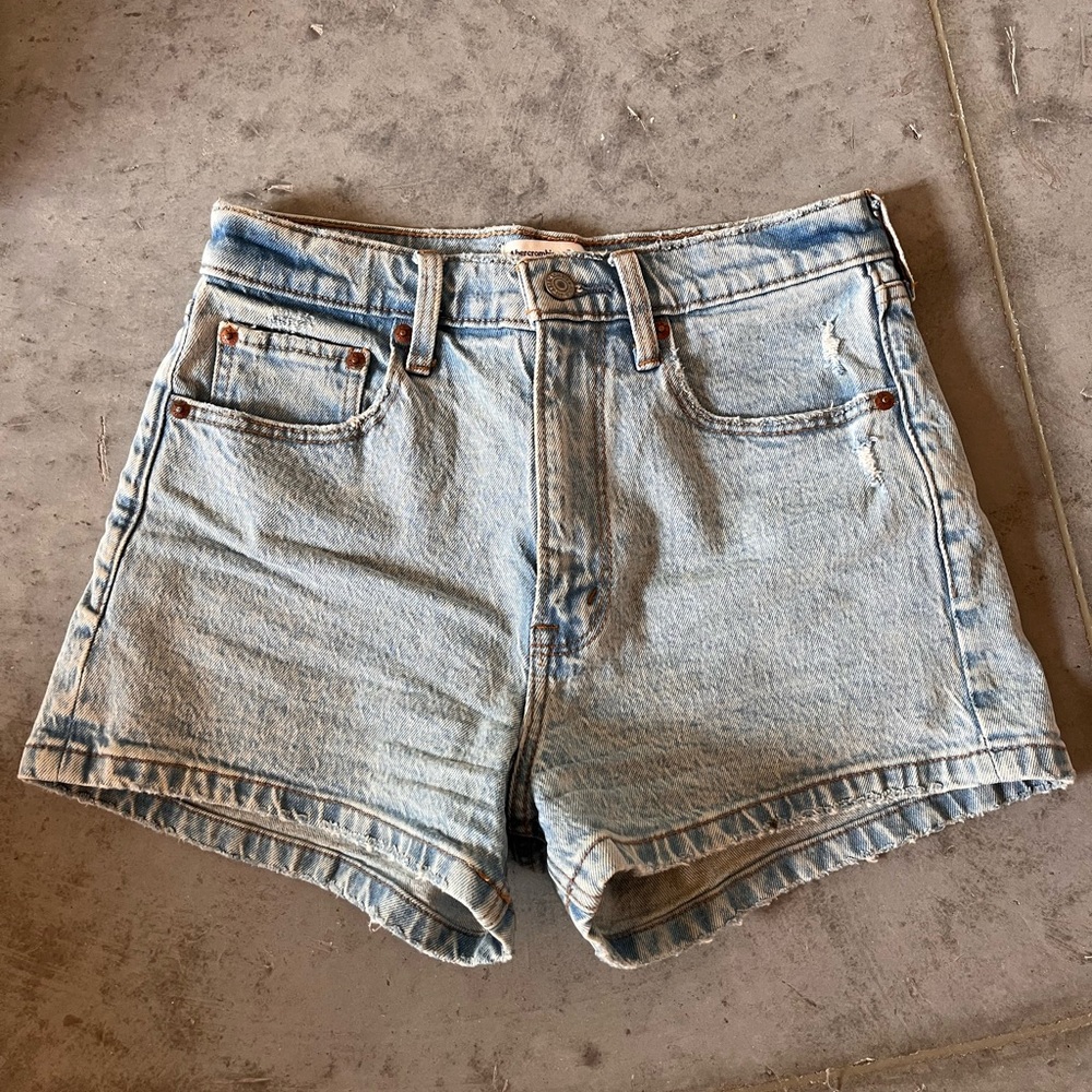 Abercrombie & Fitch Mom Short High Rise
